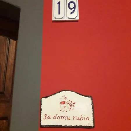 Sa Domu Rubia בית הארחה 3*