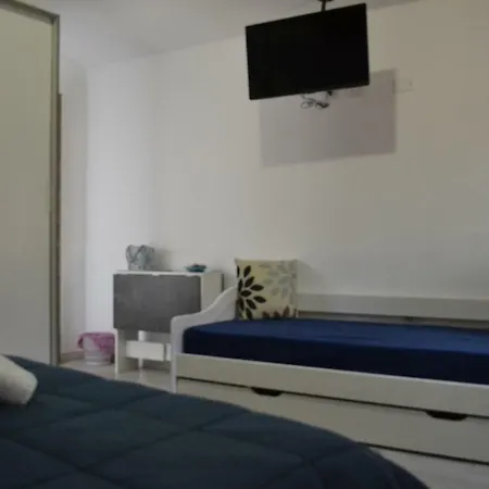 Sa Domu Rubia בית הארחה איגלסיאס